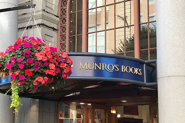 Munro's Books Canada